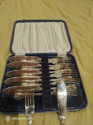 Knives and forks
