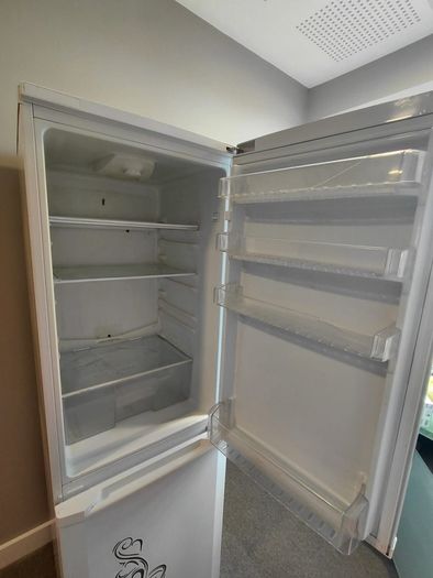 Refrigerator with freezer