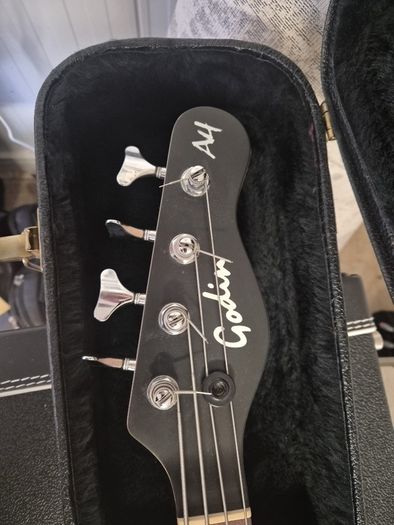 Beautiful Godin A4 Vintage Bass