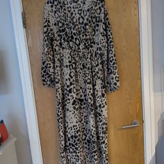 Boohoo Dress. S.18. New - No Paper Tag - Only The String.