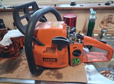 chainsaw castor