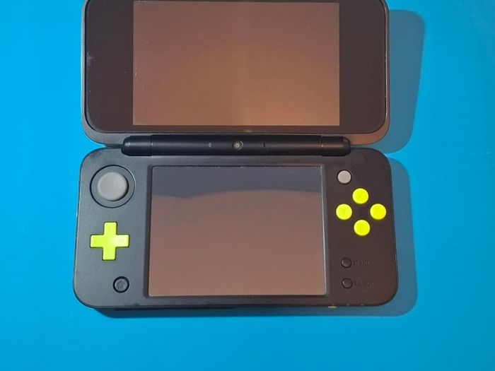 New 2DS XL Black & Lime (Modded)