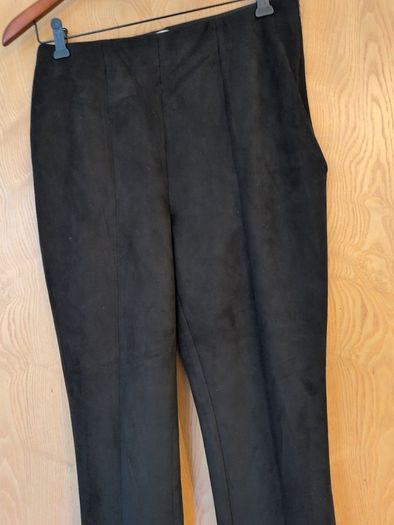 Gallery Black Faux Suede Jeggins.  S. 12    New- No Tag.
