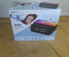 Groov-E FM Alarm Clock Radio with USB & Wireless Charging - Black | GVWC06BK Boxed