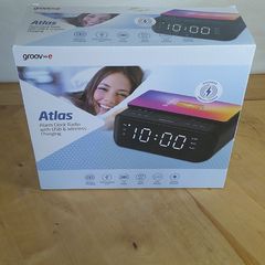Groov-E FM Alarm Clock Radio with USB & Wireless Charging - Black | GVWC06BK Boxed