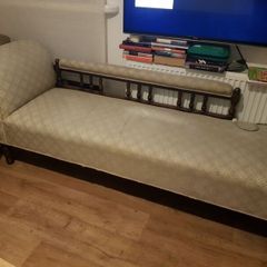 chaise lounge