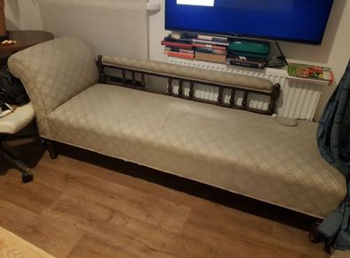 chaise lounge