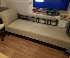 chaise lounge