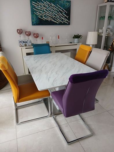 Marble effect table and 6 chairs