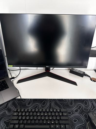 LG Ultragear Gaming monitor, 27 inch 1440p 144hz