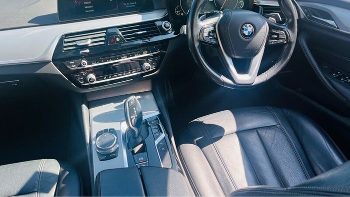 BMW 2018 530e Performance Petrol plug-in Hybrid
