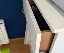chest of drawers