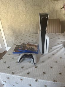PS5 Disc Edition + Controller + Games