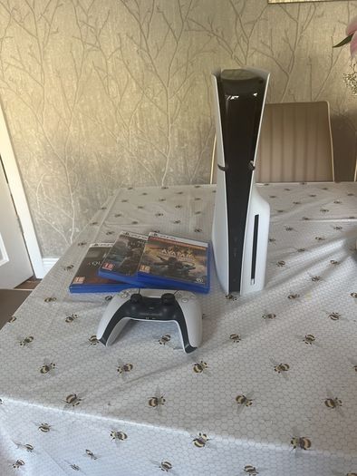 PS5 Disc Edition + Controller + Games