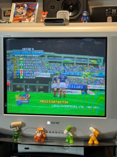 Sega Dreamcast Console Bundle with 2 Games and Controller