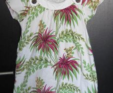 ladies tropical palm tree white top with green + pink floral design  small 8 -10