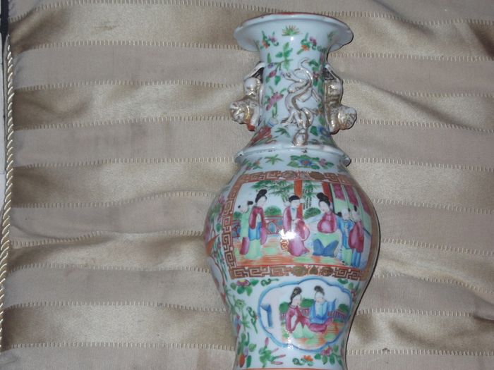 a antique chinese famille rose vase 19th century