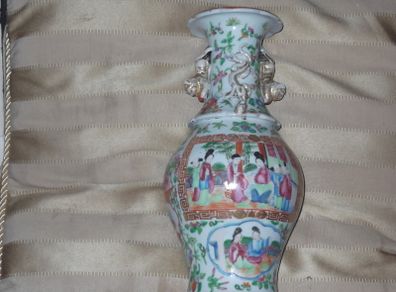 a antique chinese famille rose vase 19th century
