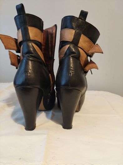 Stylish ankle boots.