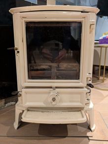 Stove with cream enamel finish