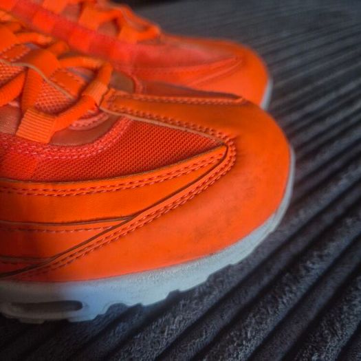 Just do it nike  air nike  orange Trainers size uk9  (Eu44) in great condition