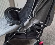 silvercross reflex stroller , perfect condition no spills or stains. From birth to 3+ years