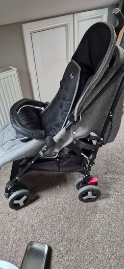 silvercross reflex stroller , perfect condition no spills or stains. From birth to 3+ years