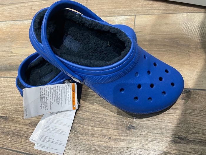 Crocs lined clogs blue size J UK 4 EU 36-37 brand new