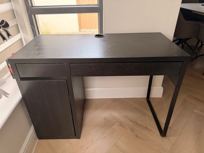desk