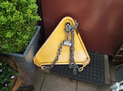 Wheel clamp