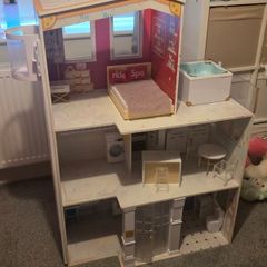 Dolls house Rainbow high