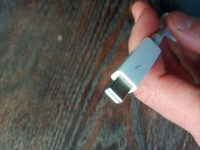 Apple Thunderbolt to Gigabit Ethernet Adapter