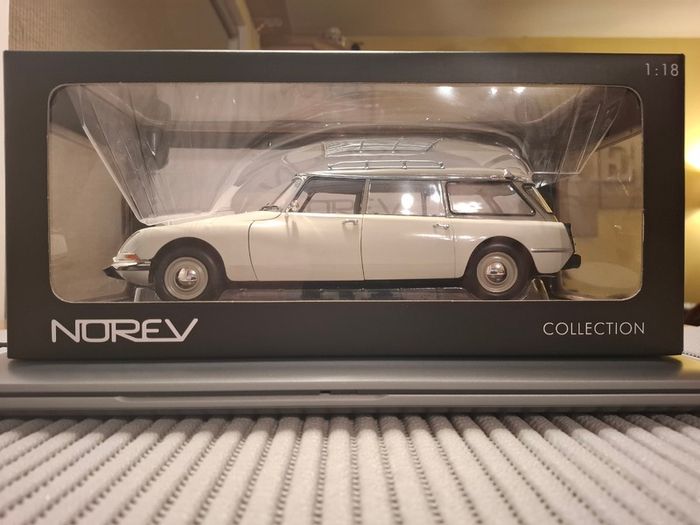 Citroen DS 21 Break 1970 White/Grey - Norev - 1:18 - New in Box