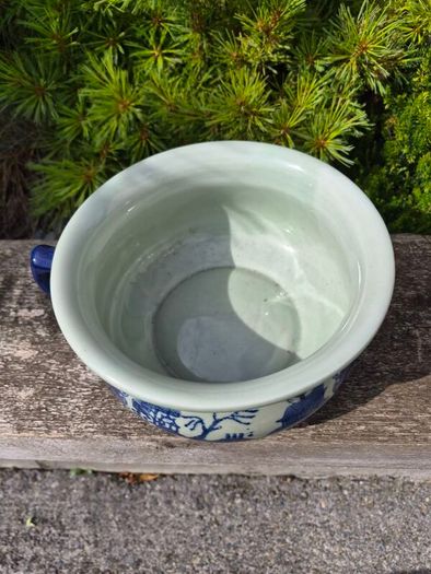 Blue and White Ceramic Chamber pot with handle