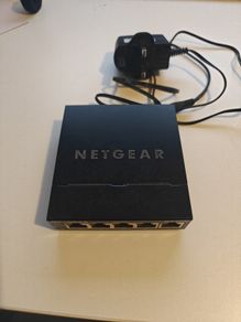 netgear 5 port gigabit Ethernet unmanaged switch gs305v3