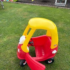 Little tikes cosy coupe red car