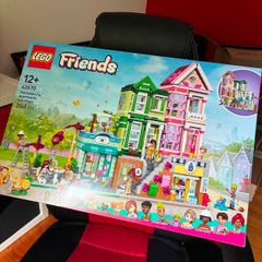 Heartlake City Apartments and Shops Lego 42670 New and Sealed