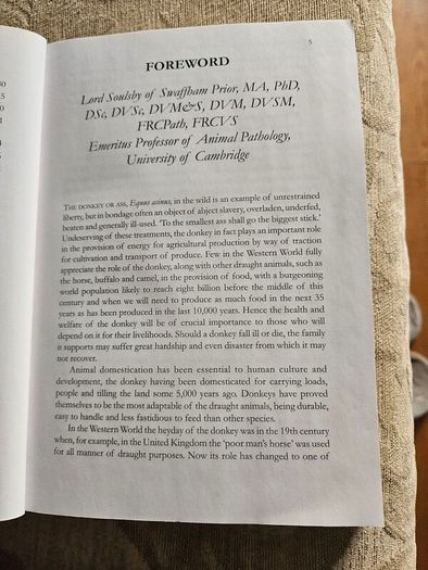 The Professional Handbook Of The Donkey. 4th Edition.  By Dr Elizabeth D. Svendsen. Edited By Professor James Duncan. In Good Condition.  See Photos For Same.