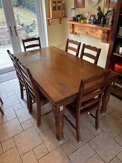 kitchen table and chairs