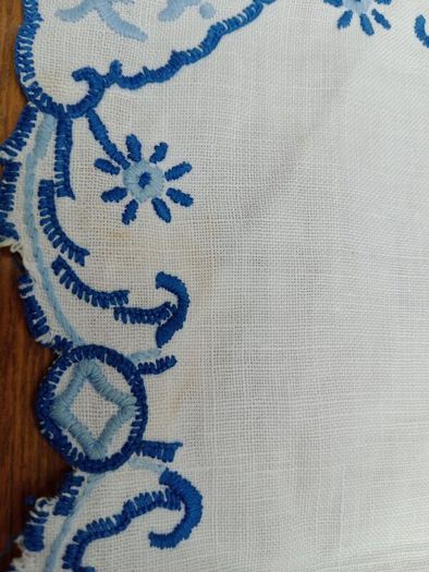 vintage linen, linen traycloth, hand embroidery