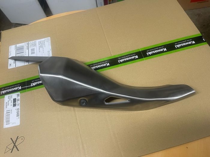 Kawasaki Z400 muffler shield