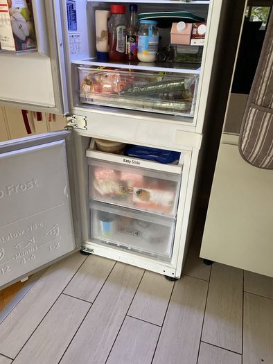 Samsung integrated fridge freezer