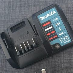 charger makita 18