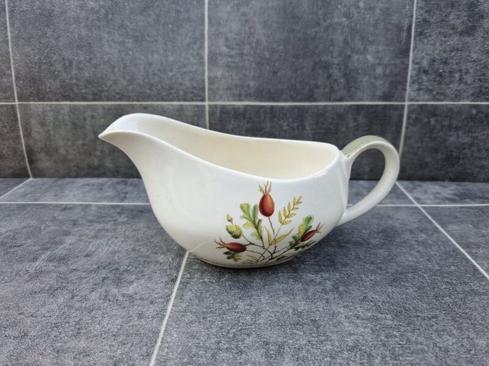 Meakin Gravy Boat - Acorns, Oak Leaves and Rosehips