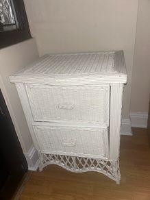 Woven wooden white drawers