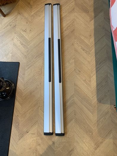 Thule roof bars 140cm