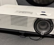 Sony VPL-DX220 Projector