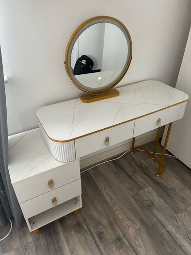 vanity desk