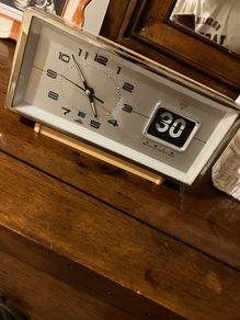 Vintage 1970s Diamond Shanghai Mechanical Flip Date Alarm Clock