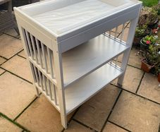 baby changing table